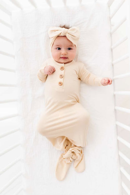 Oat Newborn Knot Gown