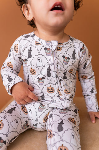 Scalloped Spells Zippy