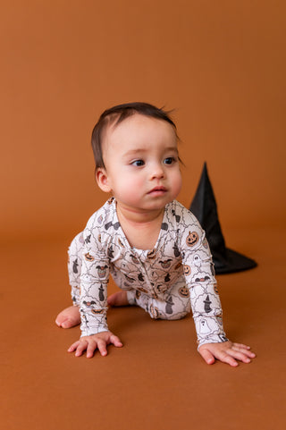 Scalloped Spells Zippy