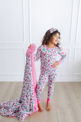 Passport to Paris Cloud Quilted Blanket